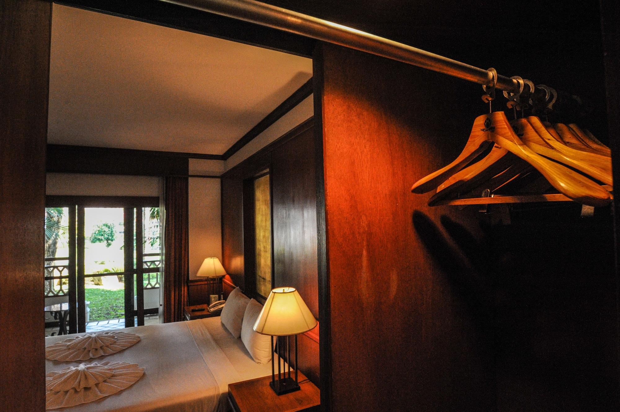 Suan Bua Hotel & Resort Ban Pong  Esterno foto