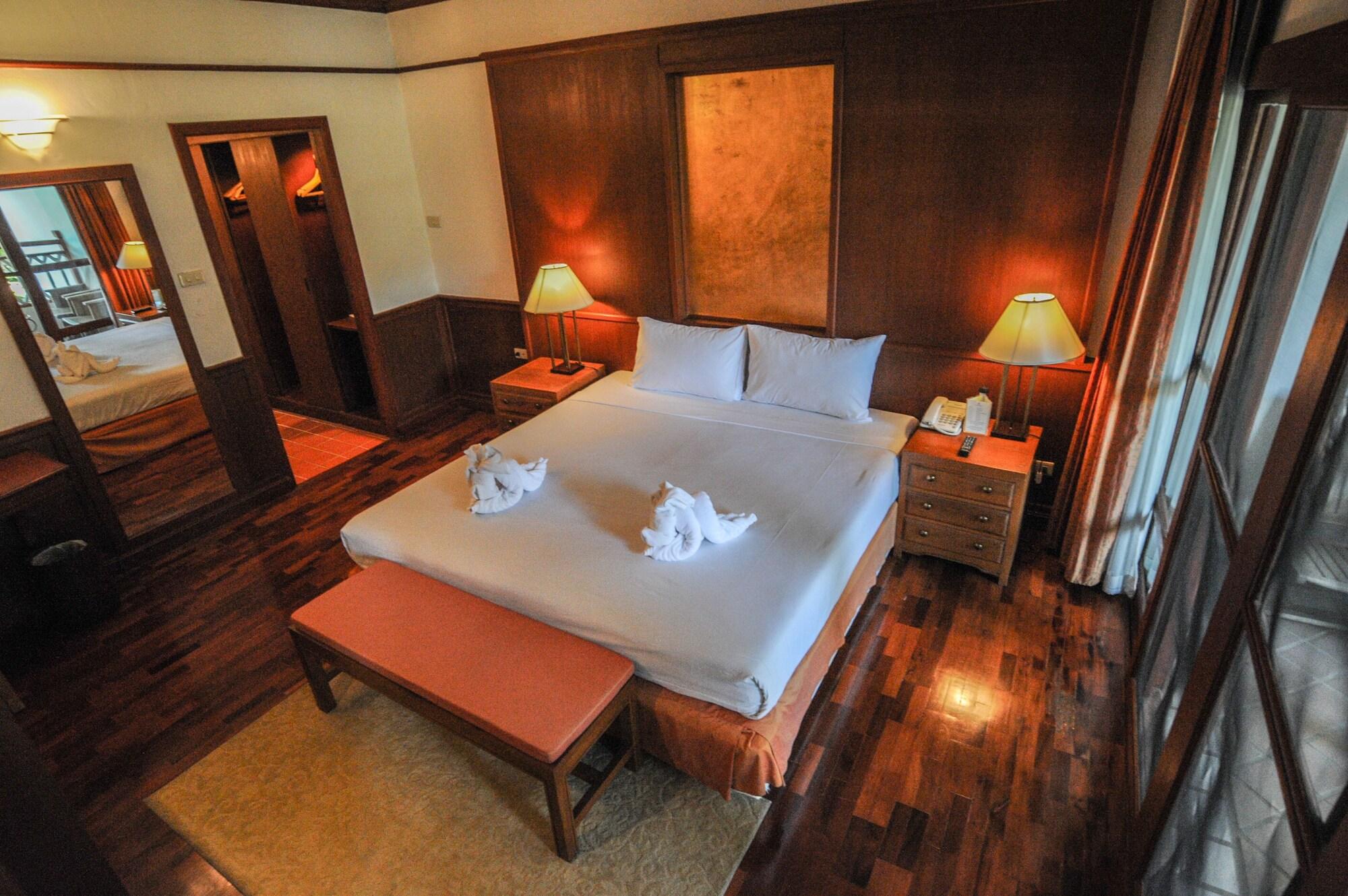 Suan Bua Hotel & Resort Ban Pong  Esterno foto