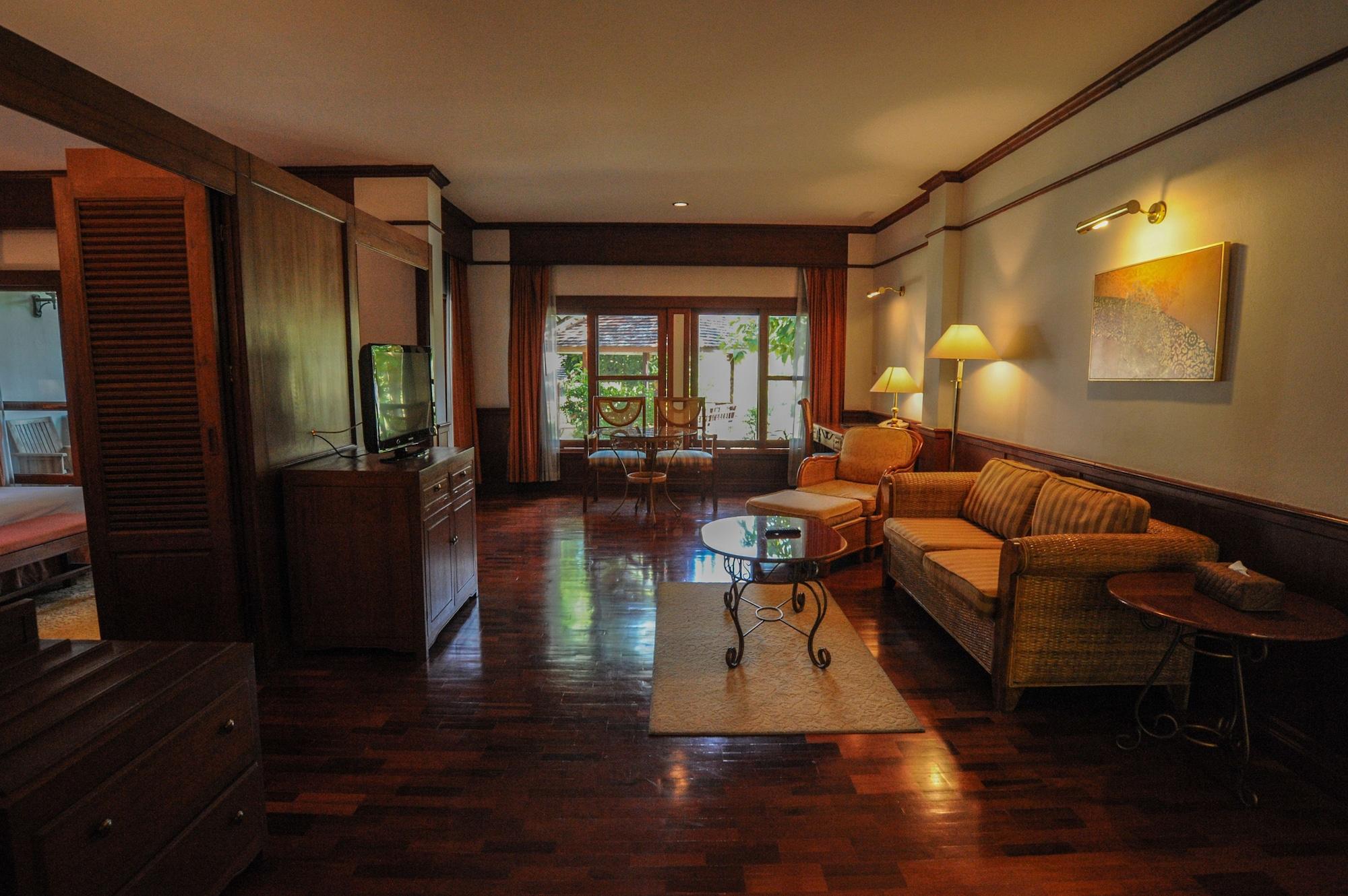 Suan Bua Hotel & Resort Ban Pong  Esterno foto