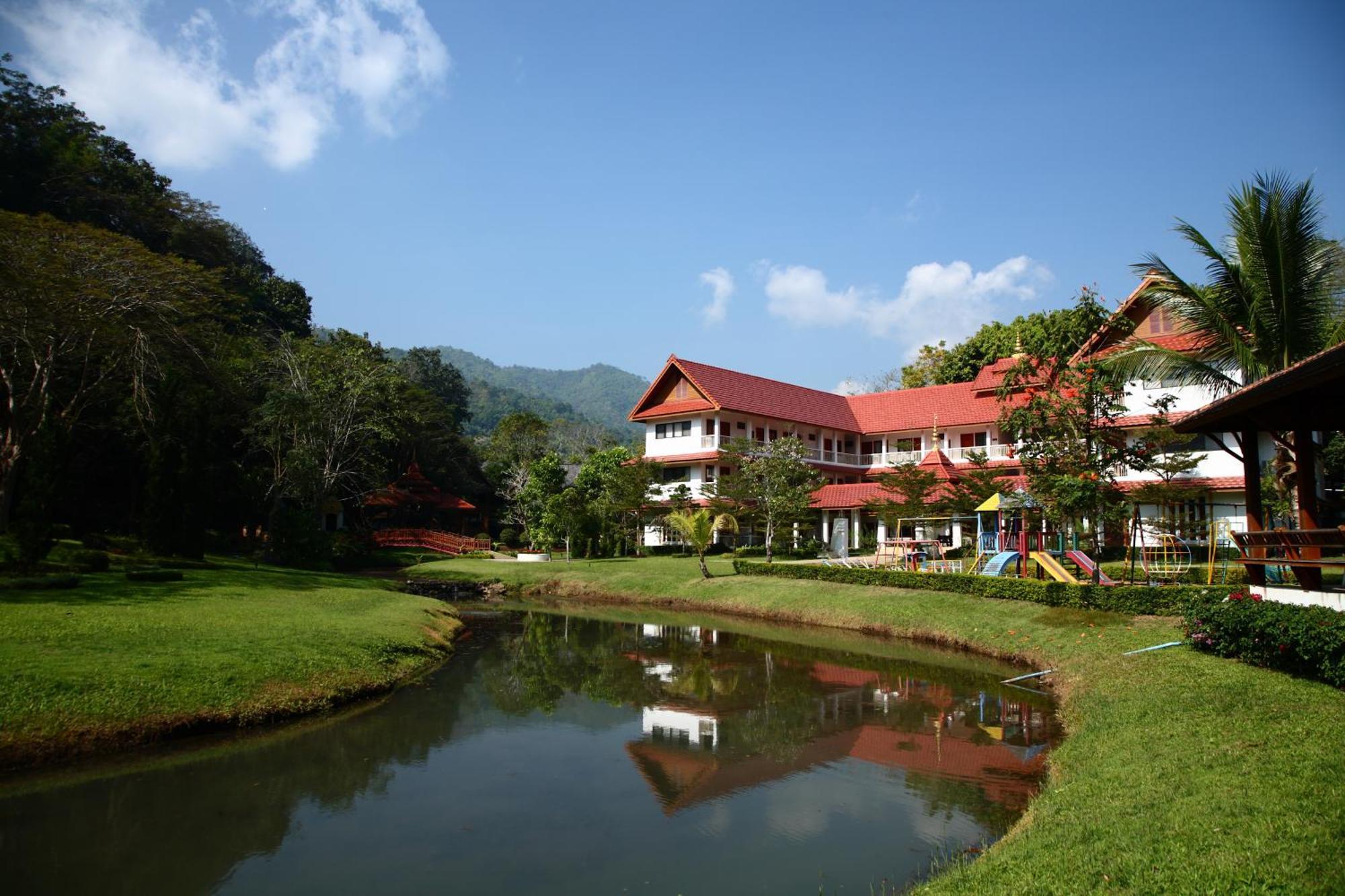Suan Bua Hotel & Resort Ban Pong  Esterno foto