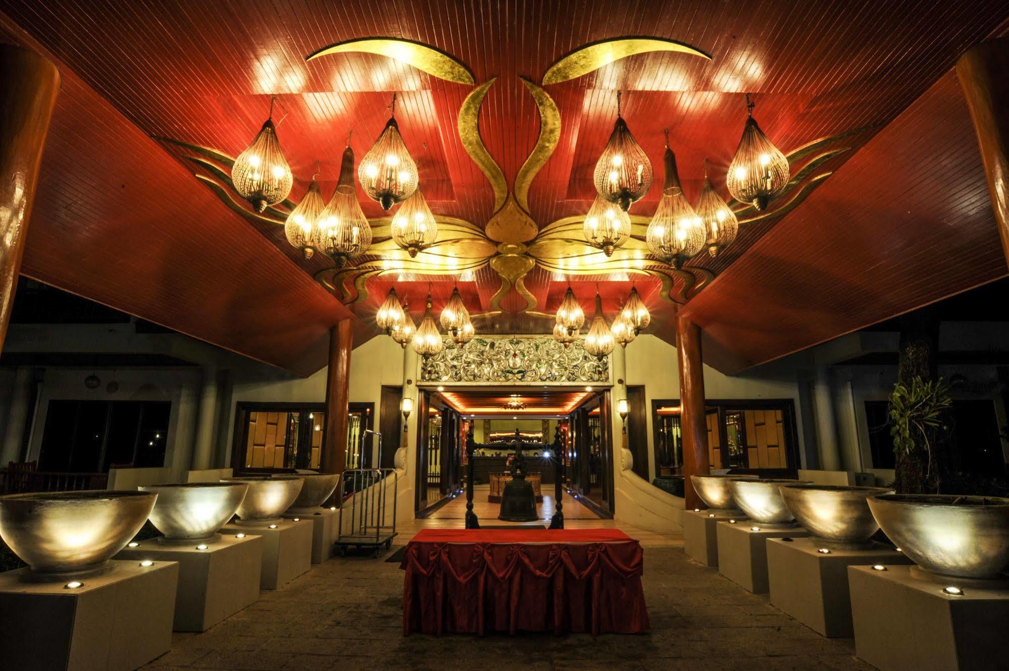 Suan Bua Hotel & Resort Ban Pong  Esterno foto