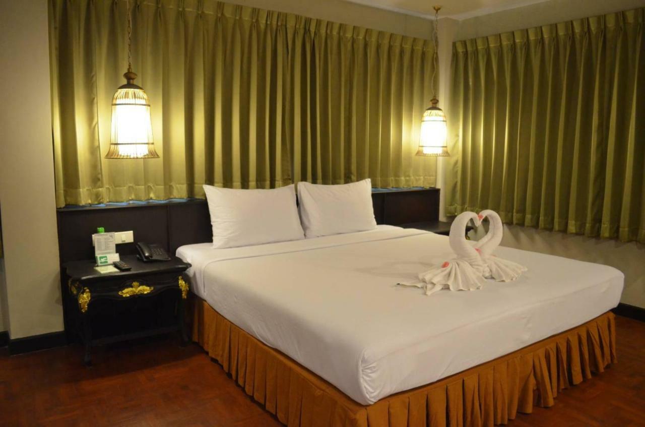 Suan Bua Hotel & Resort Ban Pong  Esterno foto